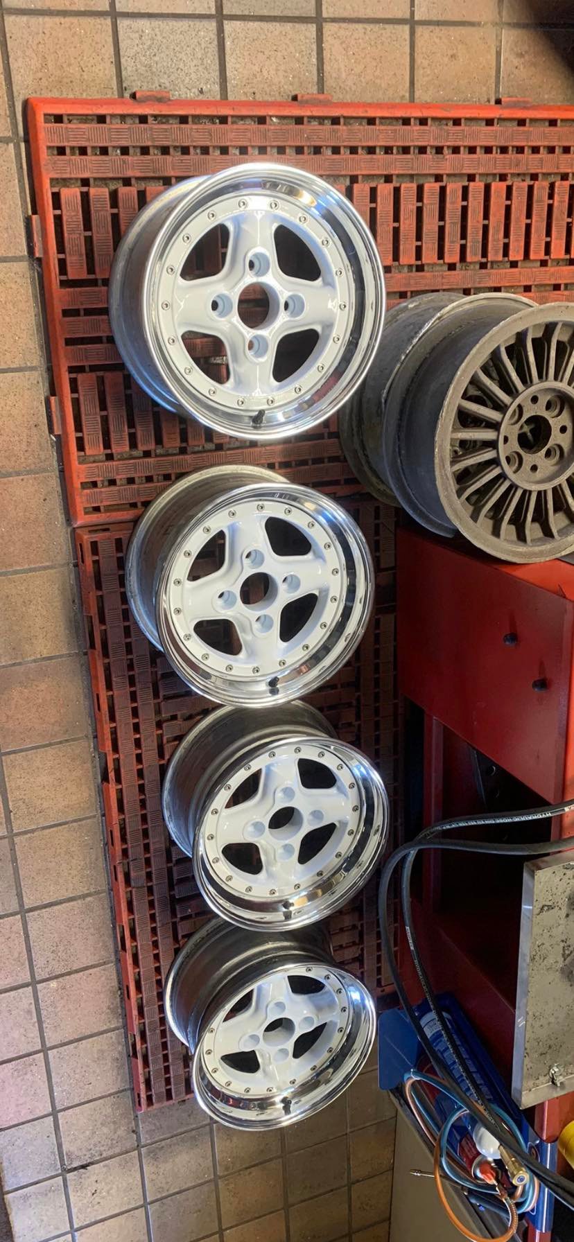 wheels 3 wheels 3